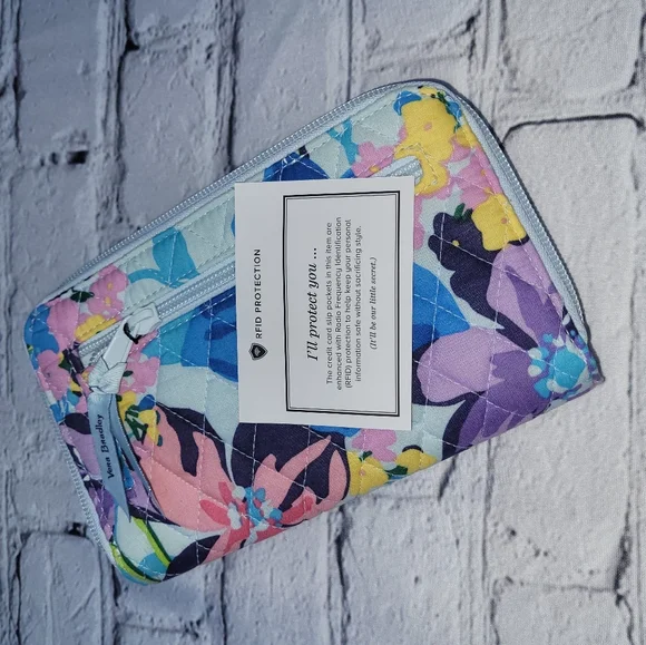Vera Bradley travel floral wallet - Picture 6 of 8
